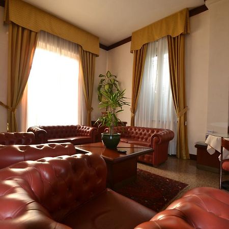 Hotel Residence Parme Extérieur photo