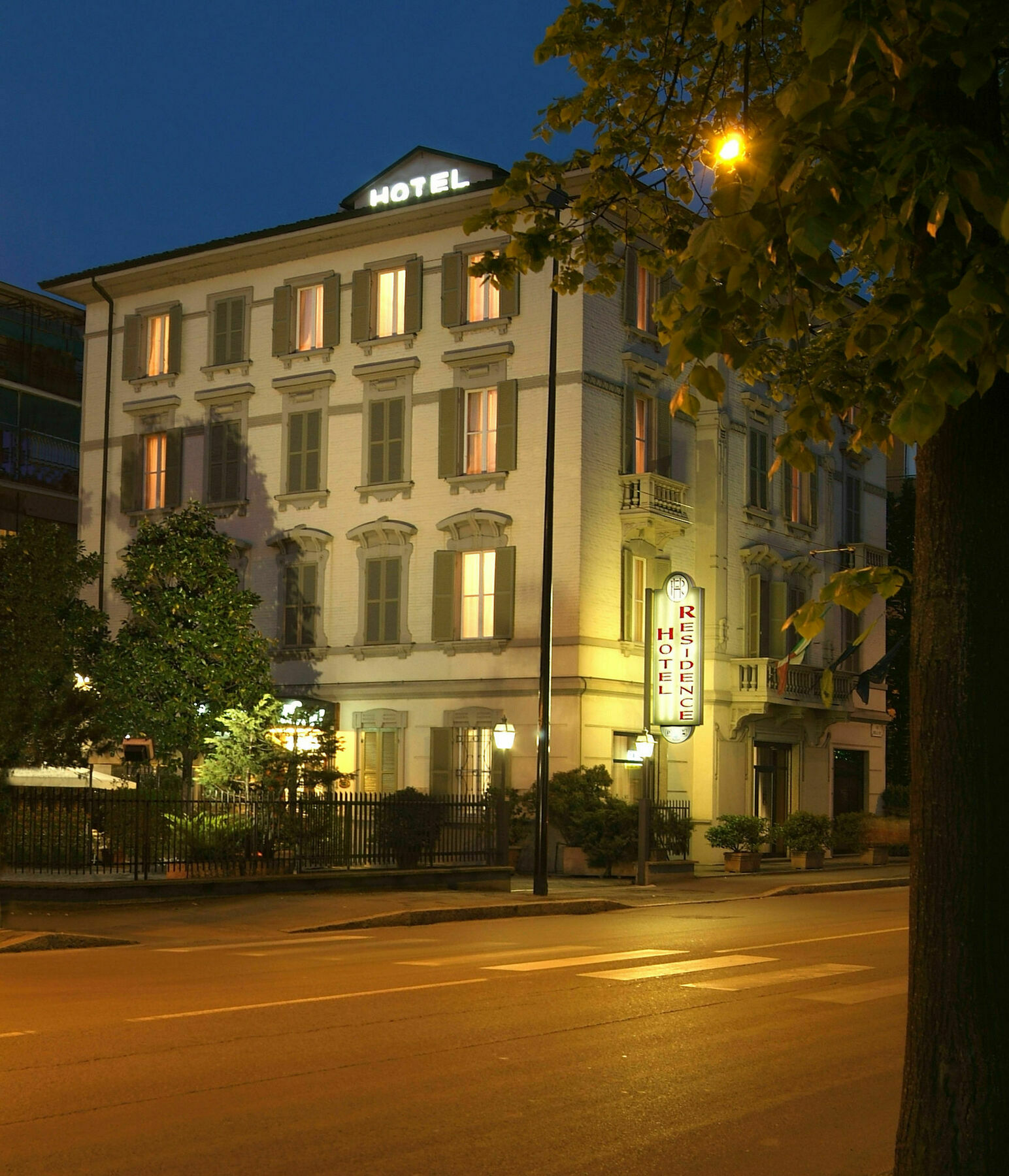 Hotel Residence Parme Extérieur photo